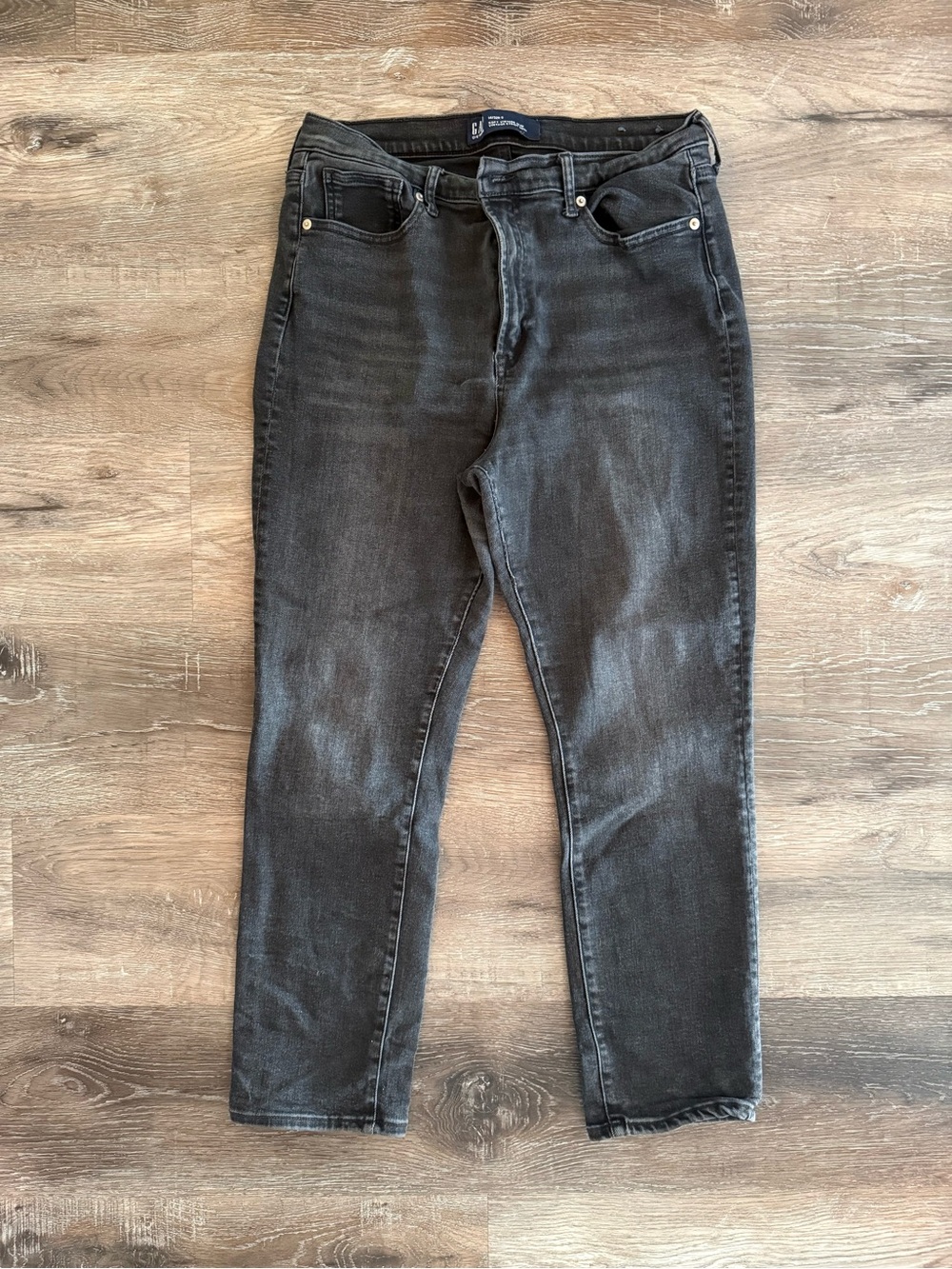 GAP Women’s Soft Vintage Slim Straight Jeans - Washed Black